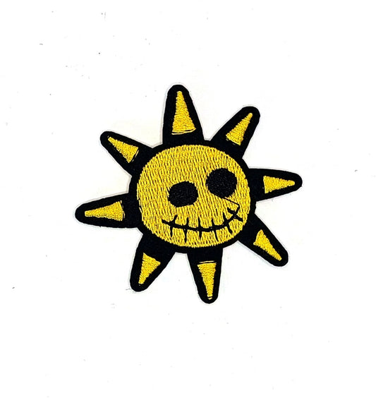 Нашивка "Зловещо слънце" – Бродирана лепенка 6 см